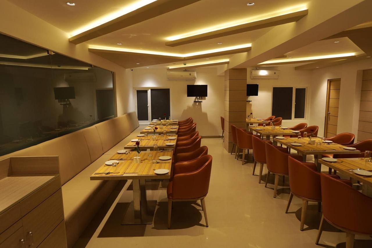 Iswarya Residency Hotel กัตตะยัม ภายนอก รูปภาพ