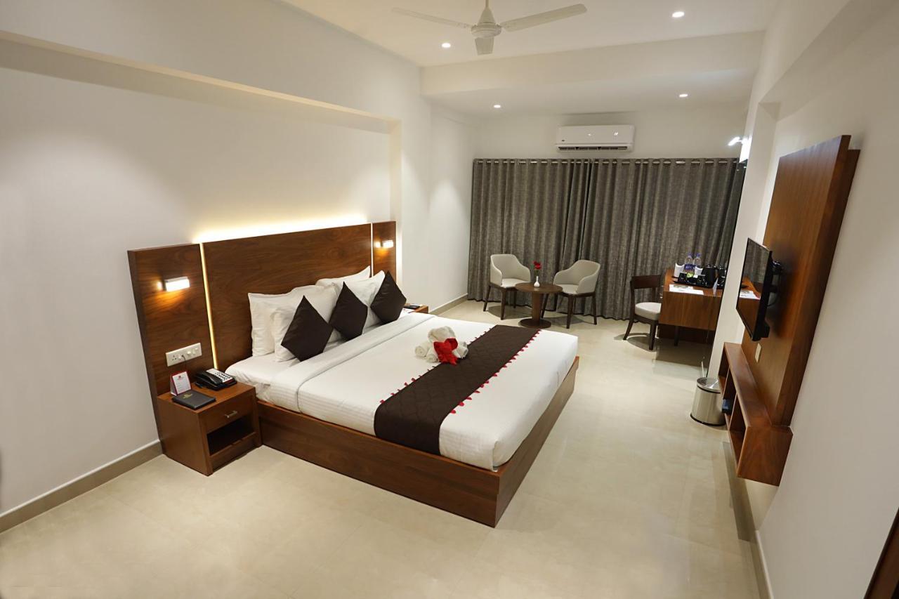 Iswarya Residency Hotel กัตตะยัม ภายนอก รูปภาพ
