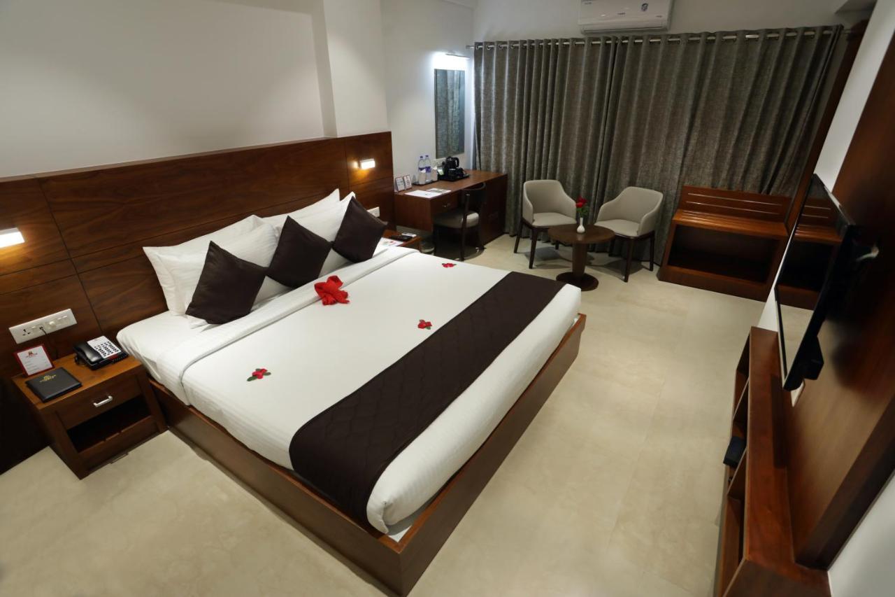 Iswarya Residency Hotel กัตตะยัม ภายนอก รูปภาพ