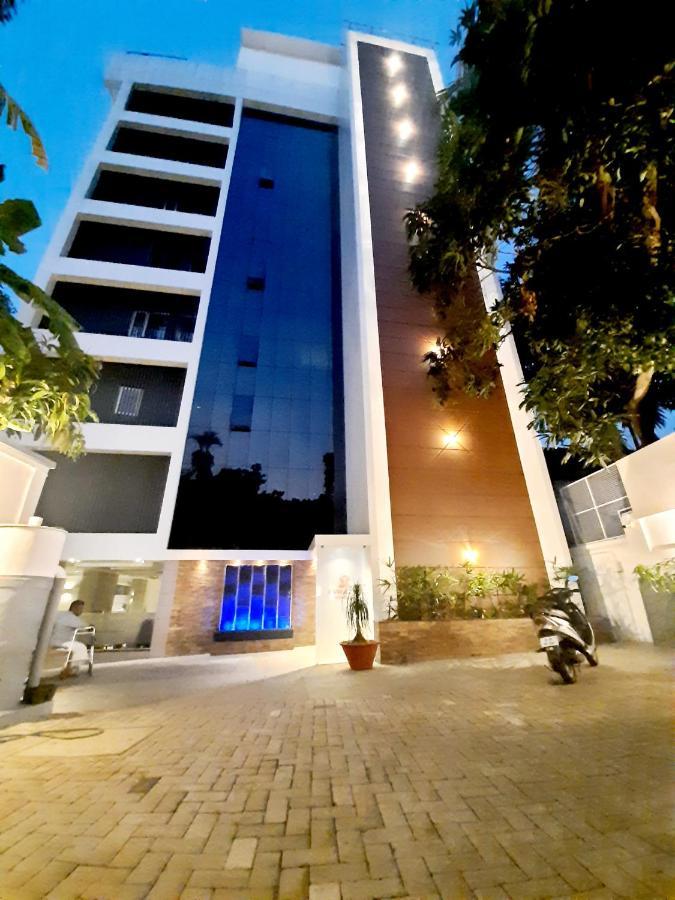 Iswarya Residency Hotel กัตตะยัม ภายนอก รูปภาพ