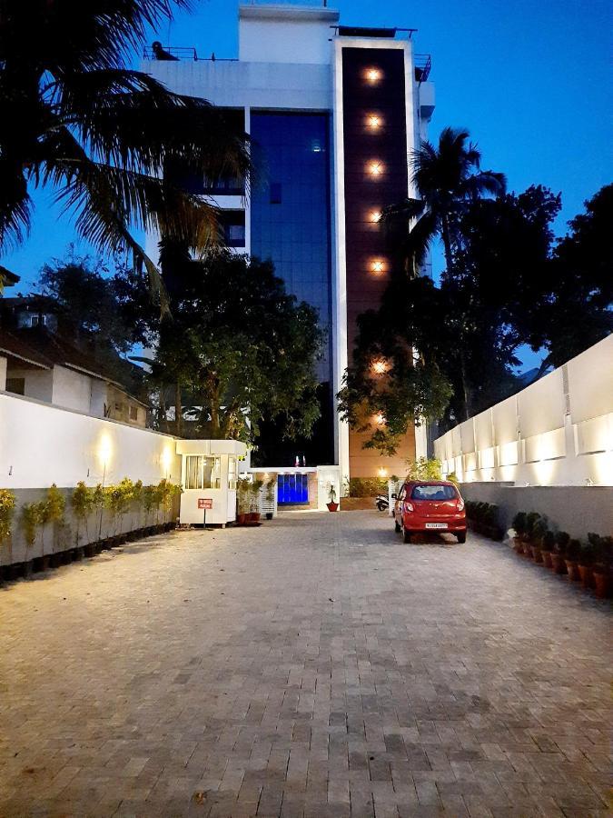Iswarya Residency Hotel กัตตะยัม ภายนอก รูปภาพ