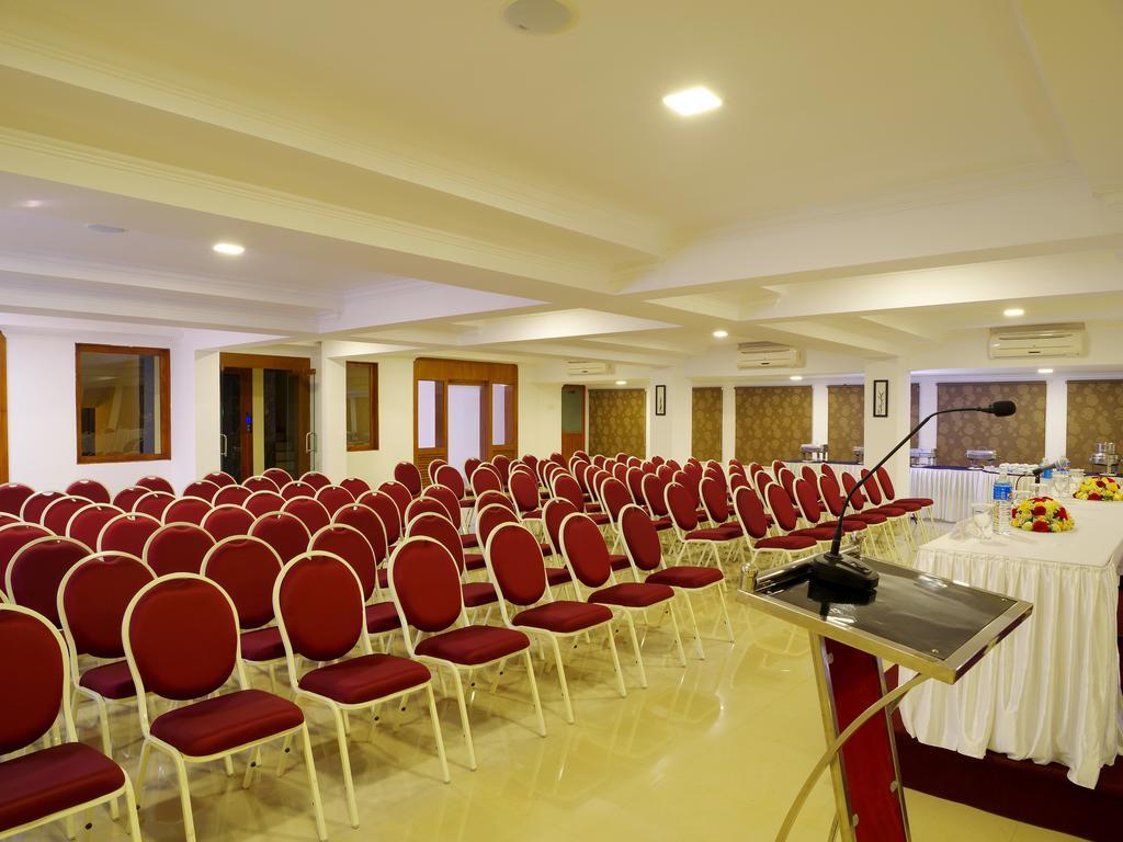 Iswarya Residency Hotel กัตตะยัม ภายนอก รูปภาพ
